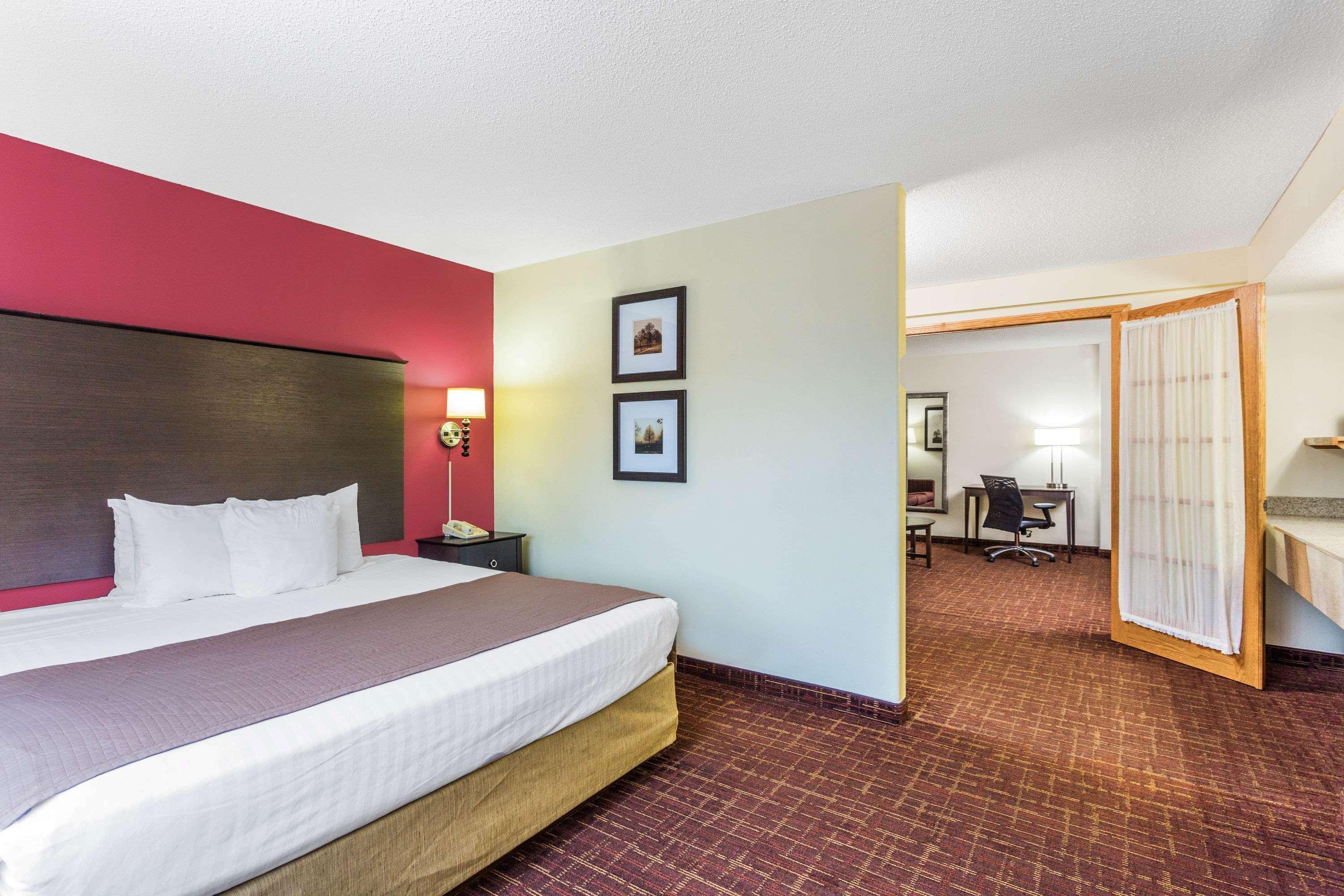 Americinn By Wyndham Madison South Bagian luar foto