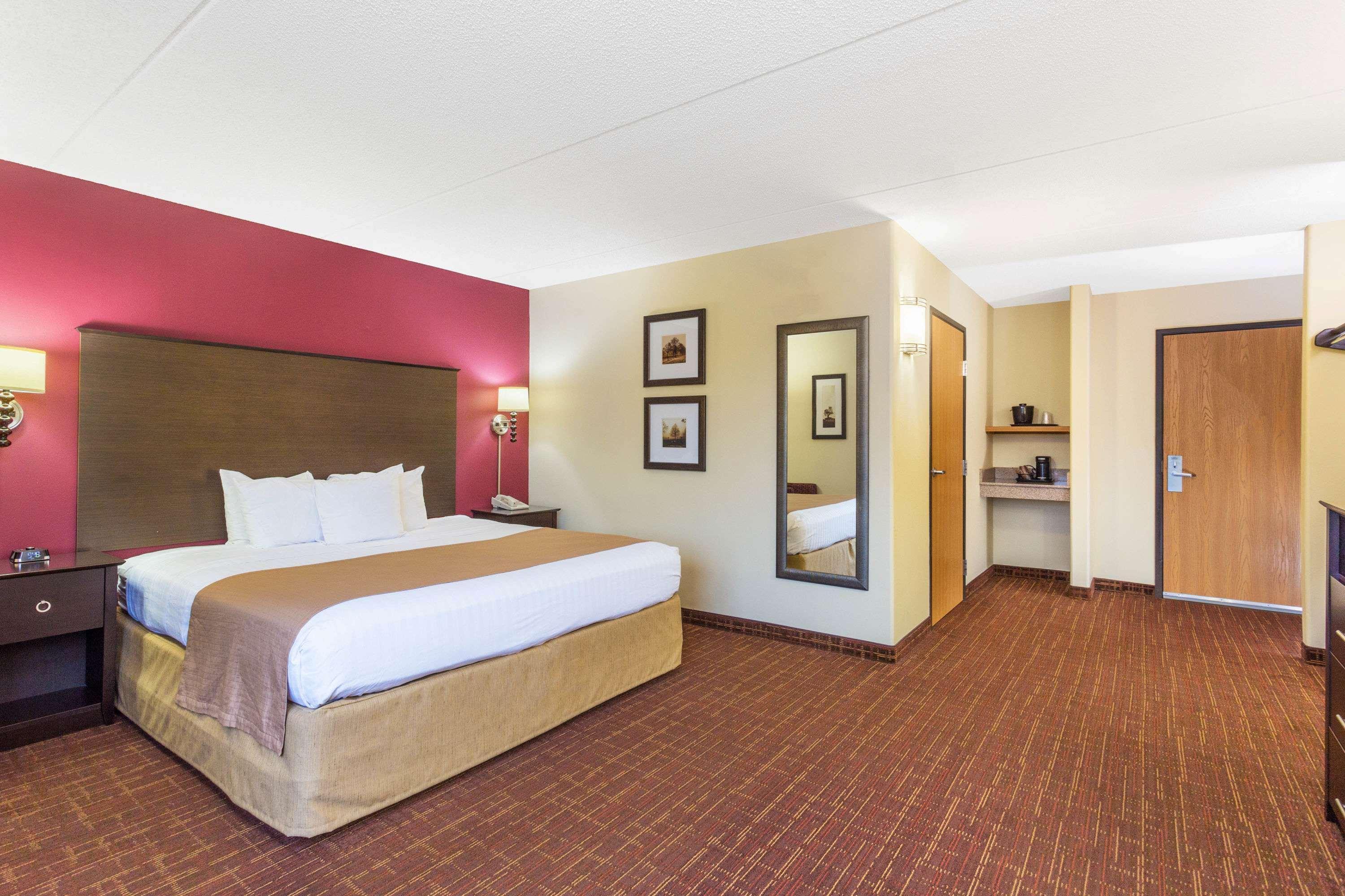 Americinn By Wyndham Madison South Bagian luar foto